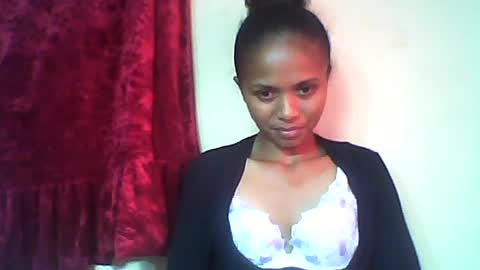 Snapshot of sylvaniah01 chatting on 05.20.26 sylvaniah01 online show from 05.20.26