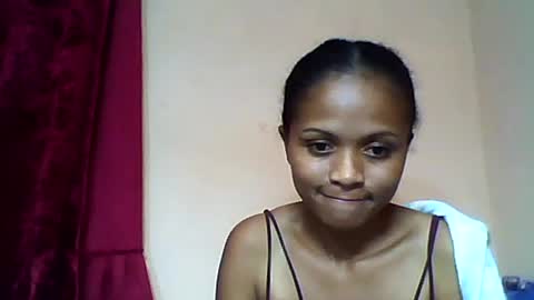 Snapshot of sylvaniah01 chatting on 05.29.26 sylvaniah01 online show from 05.29.26