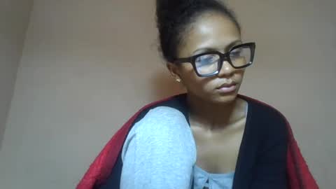 Snapshot of sylvaniah01 chatting on 07.17.26 sylvaniah01 online show from 07.17.26