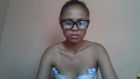 Snapshot of sylvaniah01 chatting on 07.18.26 sylvaniah01 online show from 07.18.26