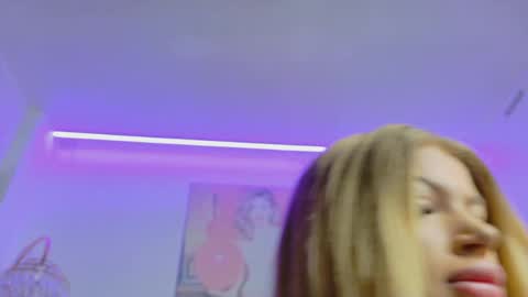 Snapshot of sylvereyesz chatting on 04.28.26 Silver online show from 04.28.26