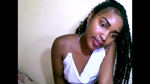 Snapshot of sylviasexy27 chatting on 12.04.24 sylviasexy27 online show from 12.04.24