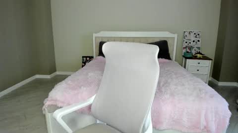 Mila online show from 11.07.25