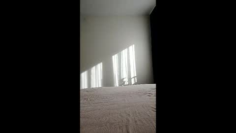 black sofa online show from 03.05.26