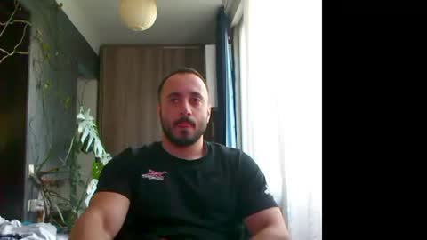 Snapshot of t_huracane chatting on 04.27.26 Huracane online show from 04.27.26