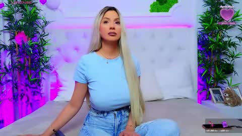 Snapshot of taahiraarabian chatting on 10.29.25 Arianna online show from 10.29.25