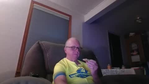 Snapshot of tacrunner66_ chatting on 10.10.25 tacrunner66_ online show from 10.10.25