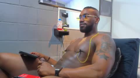 Snapshot of tafari_1 chatting on 01.01.25 Tafari Zulu online show from 01.01.25