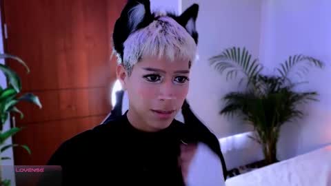 Snapshot of taichi_bluy chatting on 10.07.25 taichi online show from 10.07.25