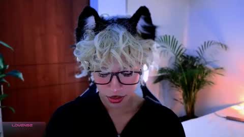 Snapshot of taichi_bluy chatting on 10.10.25 taichi online show from 10.10.25