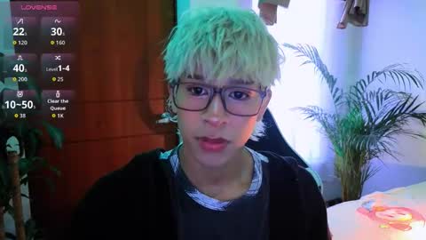 Snapshot of taichi_bluy chatting on 10.20.25 taichi online show from 10.20.25