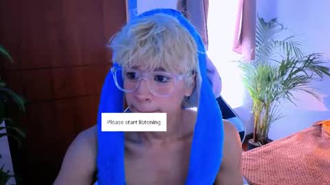 Snapshot of taichi_bluy chatting on 11.01.25 taichi online show from 11.01.25