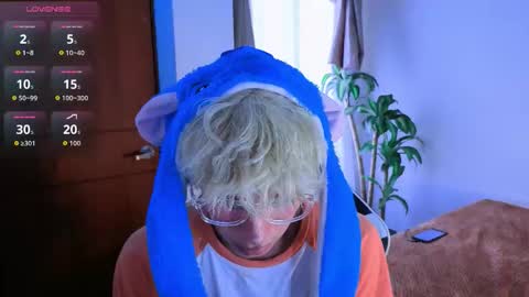 Snapshot of taichi_bluy chatting on 11.07.25 taichi online show from 11.07.25