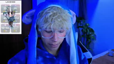 Snapshot of taichi_bluy chatting on 11.16.25 taichi online show from 11.16.25