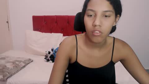 Snapshot of tainara_ebonny chatting on 10.13.25 Tainara online show from 10.13.25