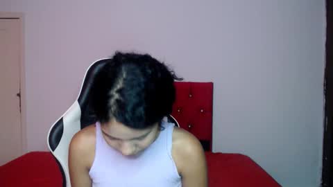 Snapshot of tainara_ebonny chatting on 10.18.25 Tainara online show from 10.18.25