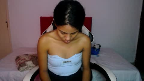 Snapshot of tainara_ebonny chatting on 10.19.25 Tainara online show from 10.19.25