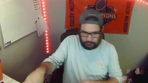 TaintNuzzler online show from 02.11.25