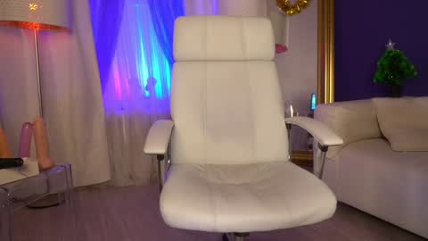 Margo online show from 12.17.24