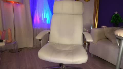 Margo online show from 12.26.24