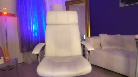 Margo online show from 02.14.25