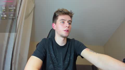 Snapshot of taisonbrownx chatting on 12.04.24 Taison online show from 12.04.24