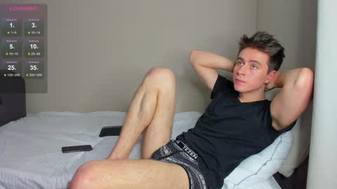 Snapshot of taisonbrownx chatting on 12.10.24 Taison online show from 12.10.24