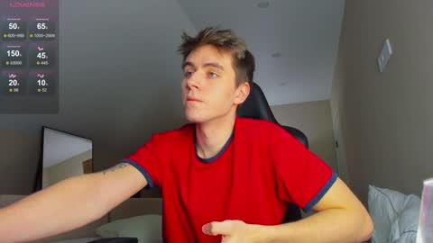 Snapshot of taisonbrownx chatting on 12.22.24 Taison online show from 12.22.24