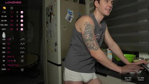 Snapshot of taisonbrownx chatting on 11.06.25 Taison online show from 11.06.25