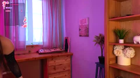 Snapshot of taissa_farmiga chatting on 10.23.25 Lizzy online show from 10.23.25