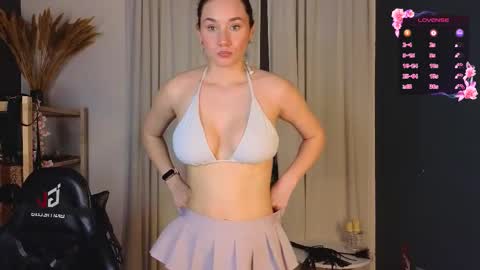 Snapshot of taissa_farmiga chatting on 11.05.25 Lizzy online show from 11.05.25