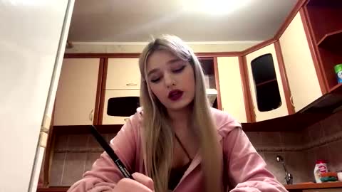 Mia online show from 02.13.26