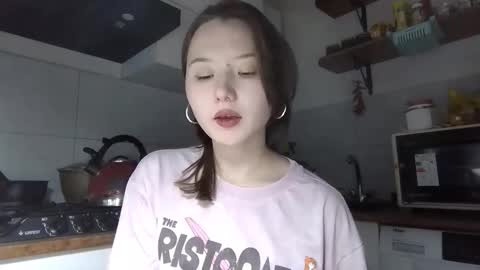 Snapshot of tajuanadelfelder chatting on 11.20.25 Lily online show from 11.20.25