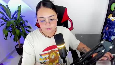 Snapshot of takaragr chatting on 10.20.25 kalagr online show from 10.20.25