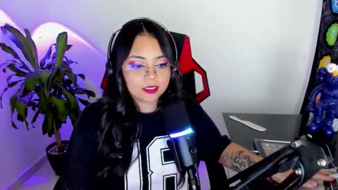 Snapshot of takaragr chatting on 10.21.25 kalagr online show from 10.21.25