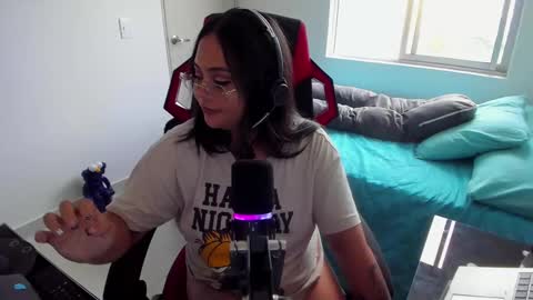 Snapshot of takaragr chatting on 11.06.25 kalagr online show from 11.06.25