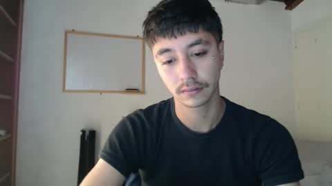 Snapshot of talhi_ chatting on 01.01.25 talhi_ online show from 01.01.25