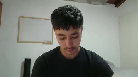 Snapshot of talhi_ chatting on 01.02.25 talhi_ online show from 01.02.25