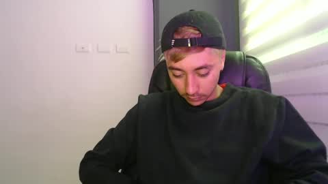 Snapshot of talhi_ chatting on 01.24.25 talhi_ online show from 01.24.25