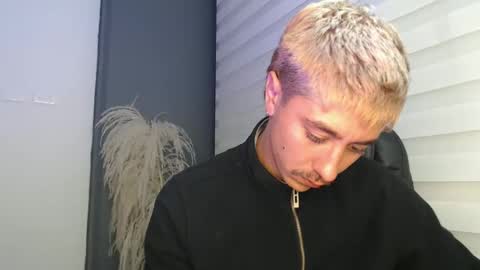 Snapshot of talhi_ chatting on 02.05.25 talhi_ online show from 02.05.25