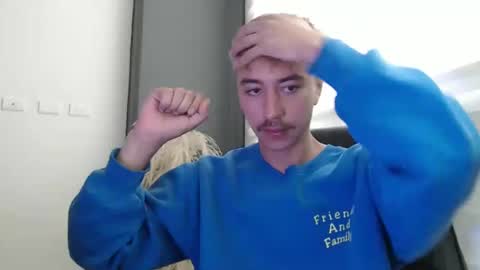 Snapshot of talhi_ chatting on 02.05.25 talhi_ online show from 02.05.25