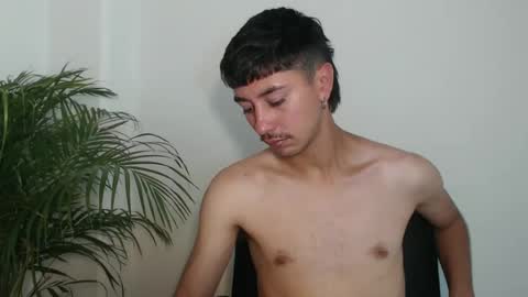 Snapshot of talhi_ chatting on 10.28.25 talhi_ online show from 10.28.25