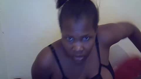 Snapshot of taliah254 chatting on 02.14.25 taliah254 online show from 02.14.25