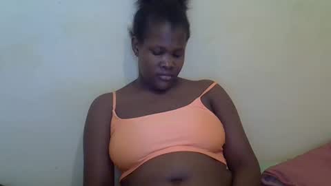 Snapshot of taliah254 chatting on 02.17.25 taliah254 online show from 02.17.25