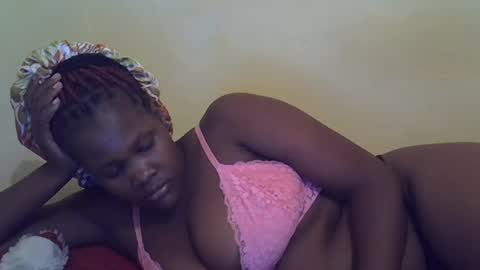 Snapshot of taliah254 chatting on 02.21.25 taliah254 online show from 02.21.25