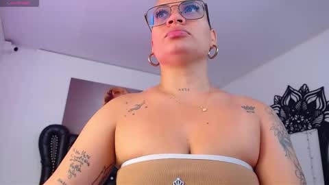taliana36 online show from 10.18.25