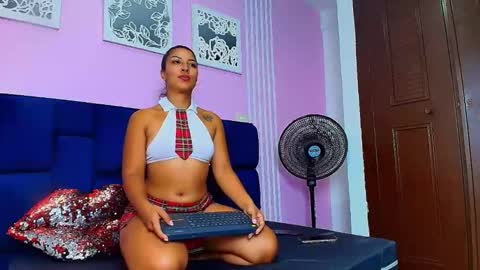 tall_hot_brunette online show from 04.21.26