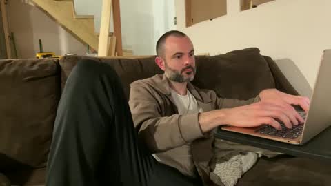 talldarknhandsy online show from 09.23.25