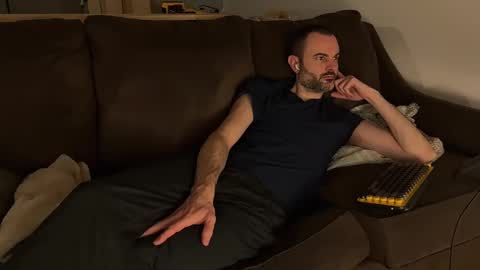 talldarknhandsy online show from 10.01.25