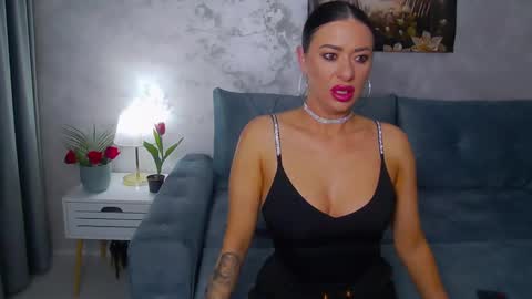 Snapshot of tallida69 chatting on 03.11.25 Tallida online show from 03.11.25